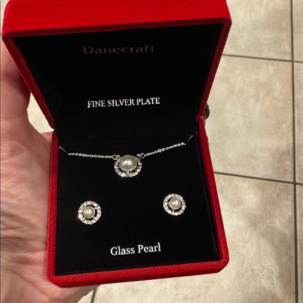 Jewelry Set 25$